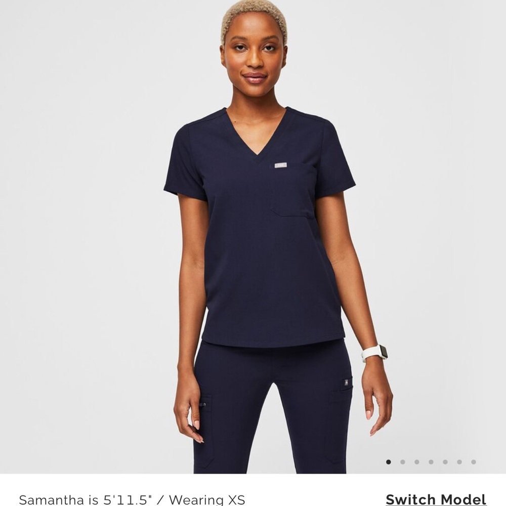 Figs Scrubs Women's Catarina One-Pocket Scrub Top Medium Navy Blue